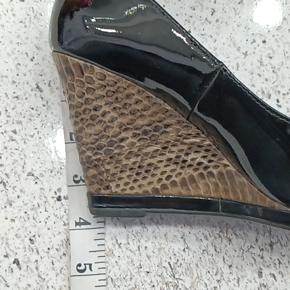 Donald J Pliner Black Peep Toe Wedge size 6.5 - Picture 3 of 10